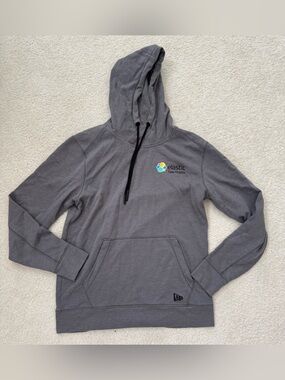 New Era men’s Gray Hooded Sweatshirt with Logo Patch